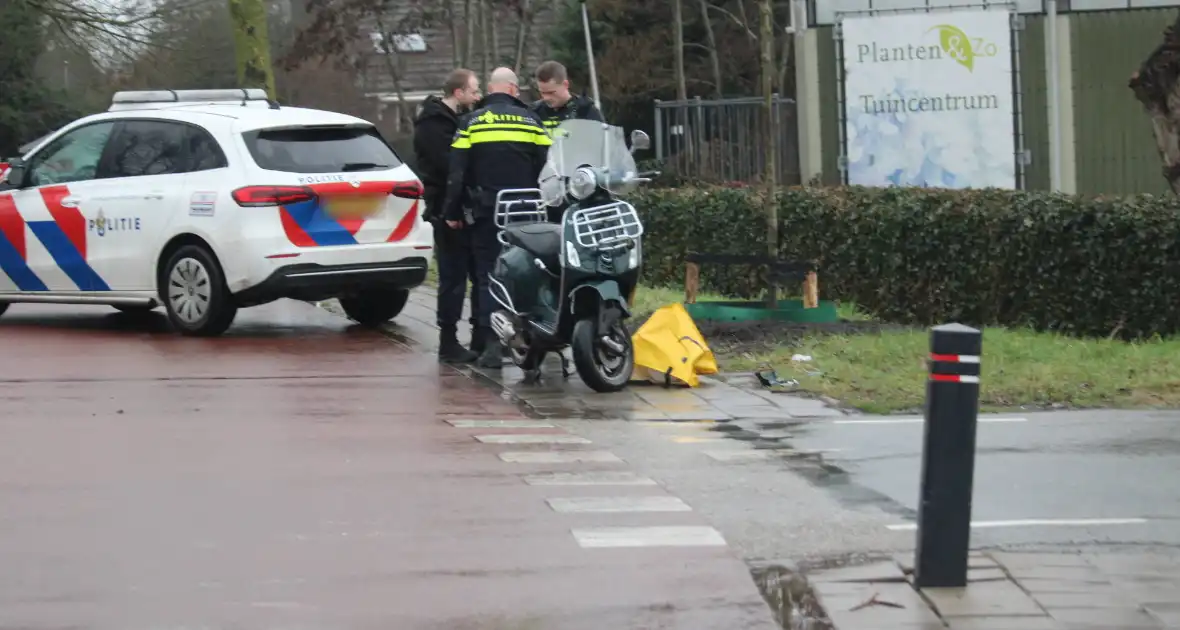 Automobiliste ziet scooterrijder over het hoofd - Foto 5