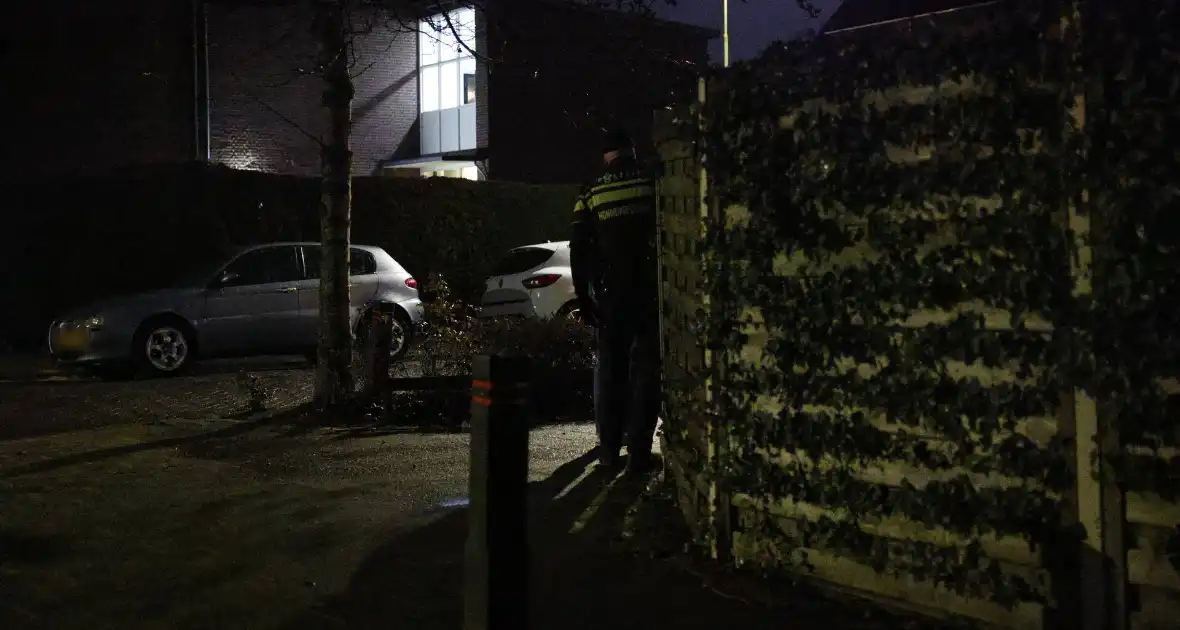 Team Parate Eenheid houdt persoon aan in woning - Foto 3