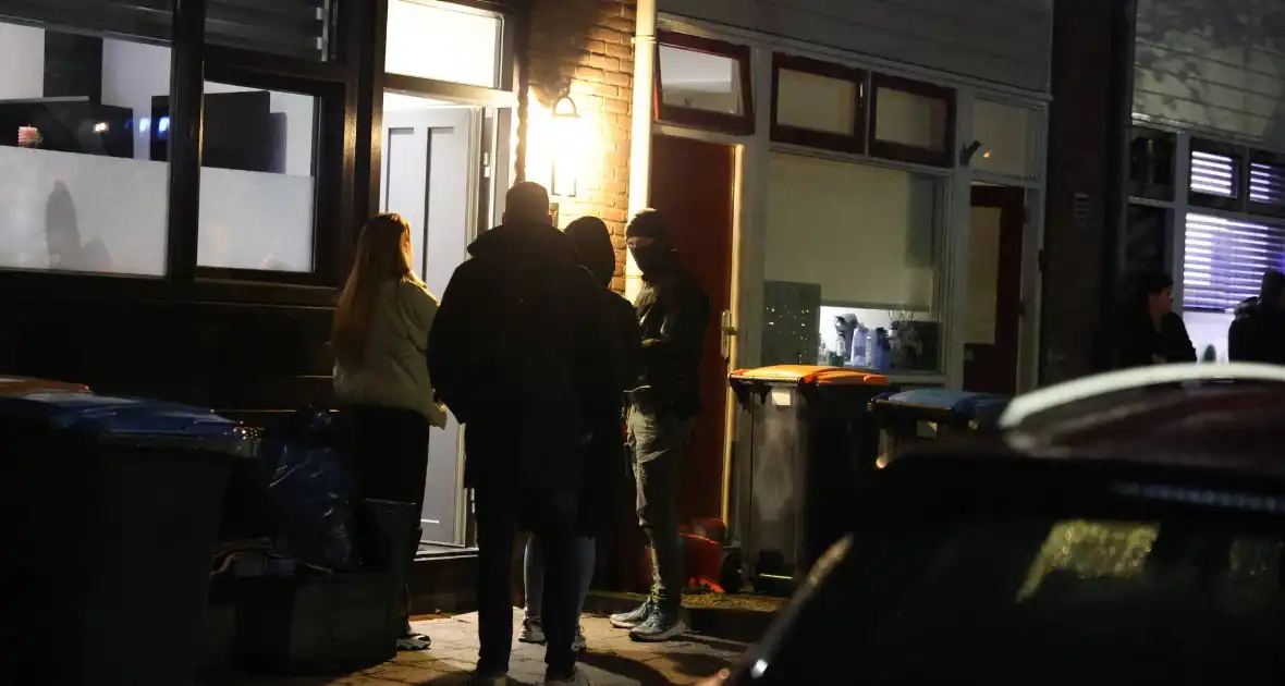 Team Parate Eenheid houdt persoon aan in woning - Foto 8