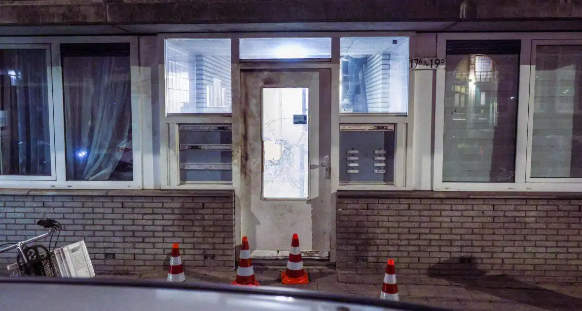Explosie bij portiekwoning veroorzaakt aanzienlijke schade - Foto 23