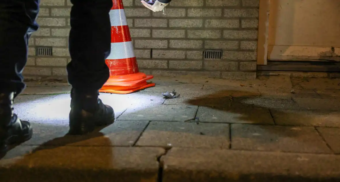 Explosie bij portiekwoning veroorzaakt aanzienlijke schade - Foto 24