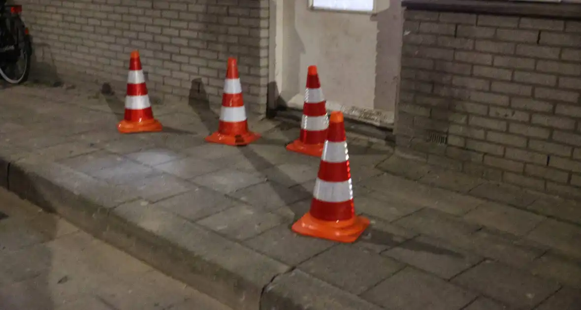 Explosie bij portiekwoning veroorzaakt aanzienlijke schade - Foto 25