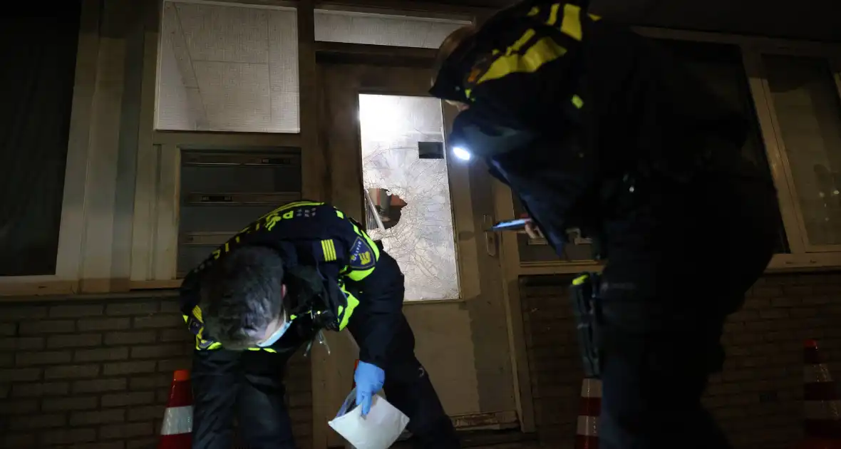 Explosie bij portiekwoning veroorzaakt aanzienlijke schade - Foto 28