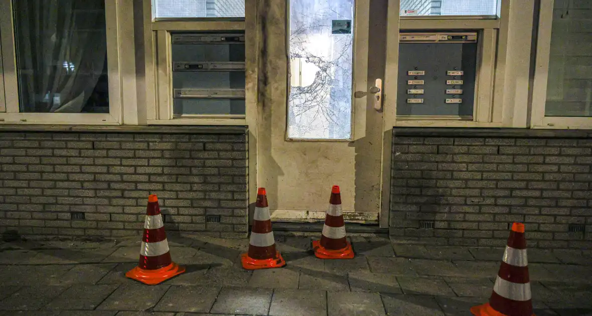 Explosie bij portiekwoning veroorzaakt aanzienlijke schade - Foto 29