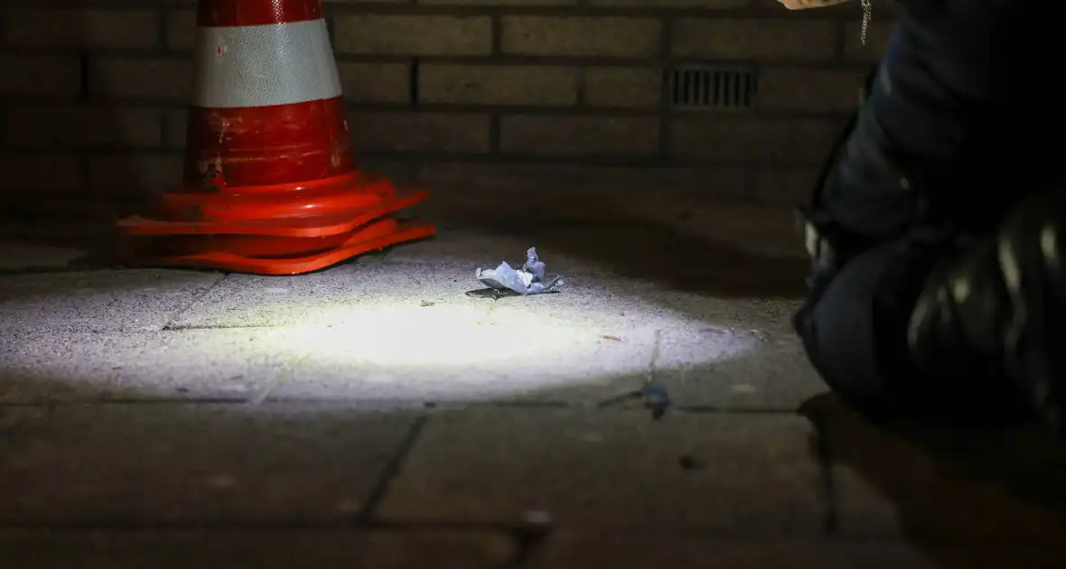 Explosie bij portiekwoning veroorzaakt aanzienlijke schade - Foto 5