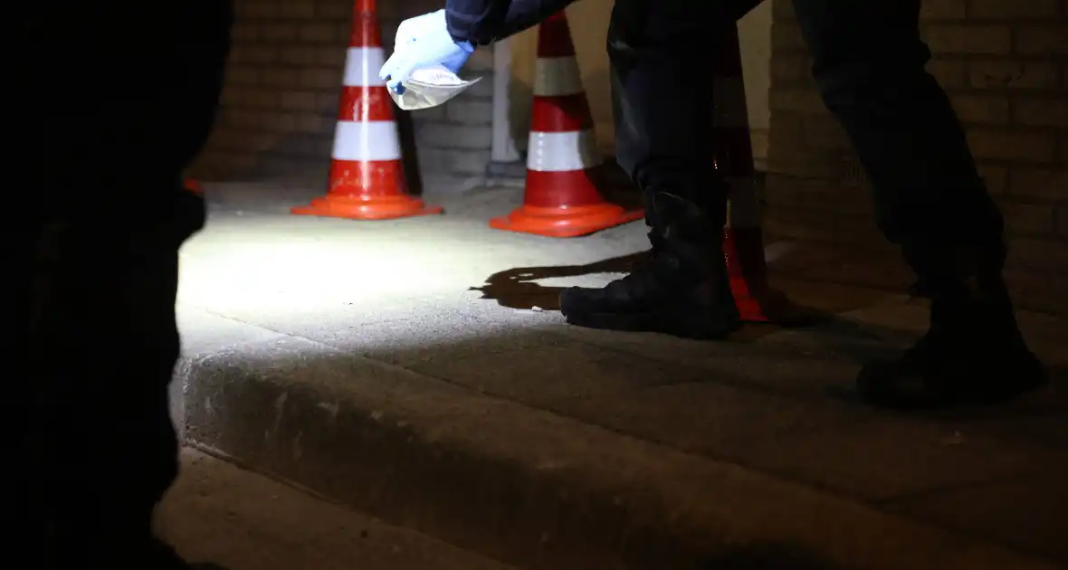 Explosie bij portiekwoning veroorzaakt aanzienlijke schade - Foto 9