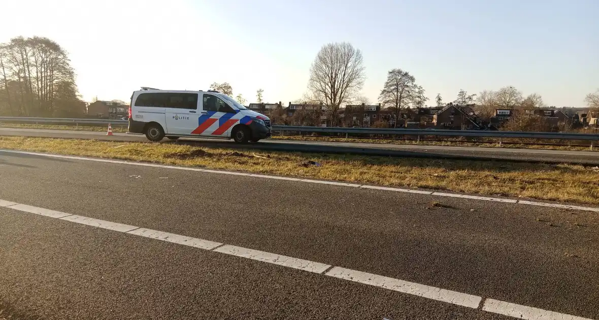 Automobilist verliest macht over het stuur en ramt een verkeersbord - Foto 3