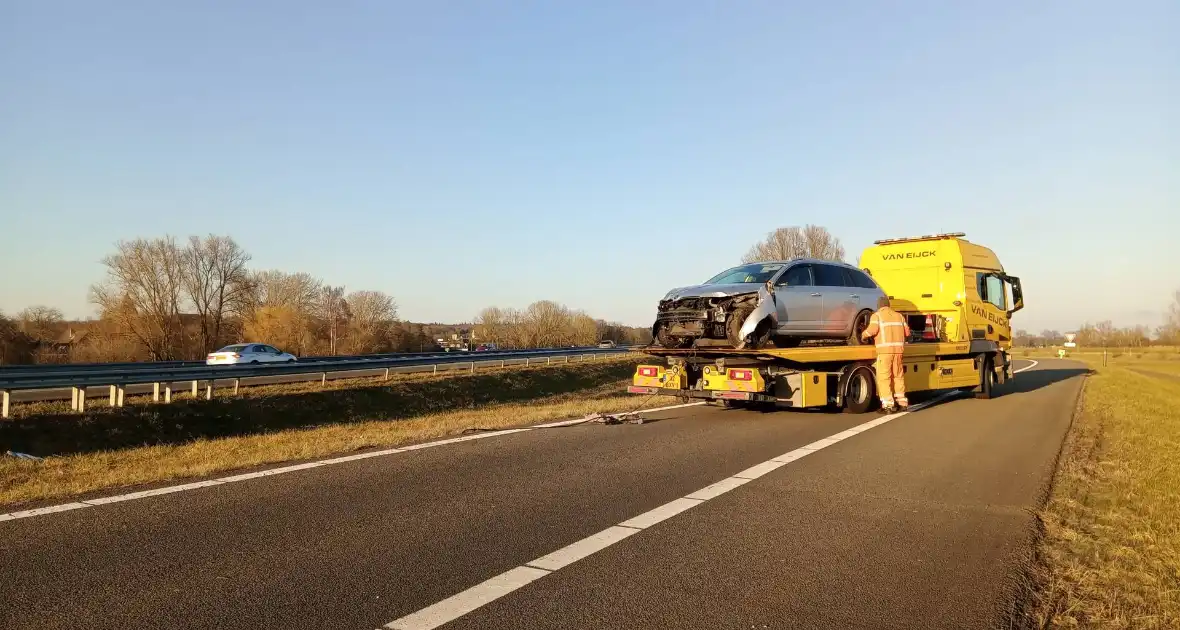 Automobilist verliest macht over het stuur en ramt een verkeersbord - Foto 4