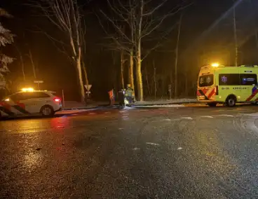 Fietser gewond door val op gladde weg