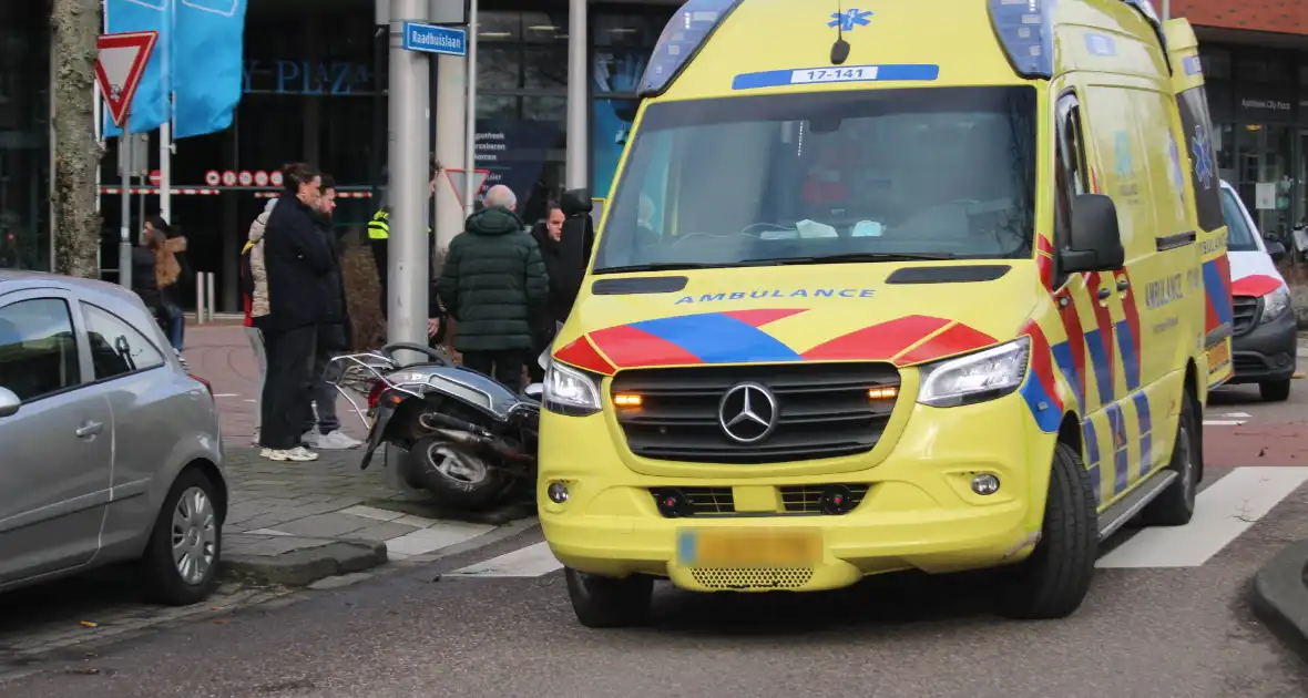 Gewonde na ongeval op beruchte rotonde - Foto 7