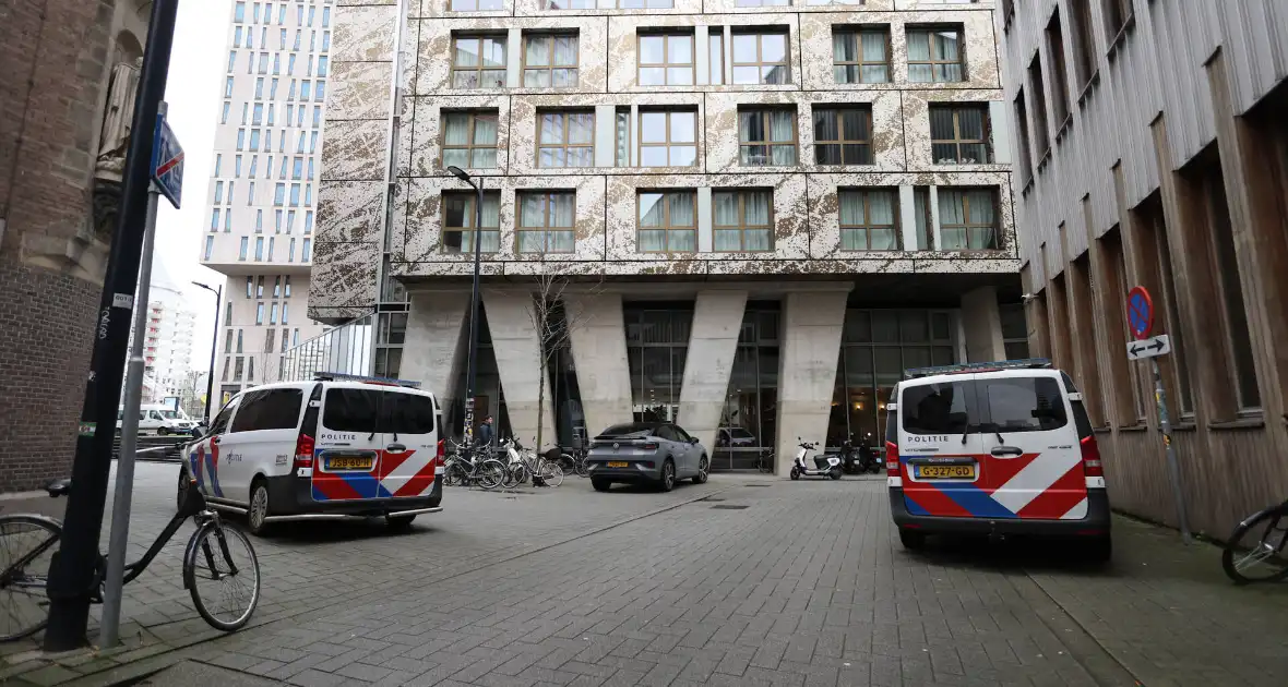 Vrouw steekt man en beide naar ziekenhuis - Foto 5