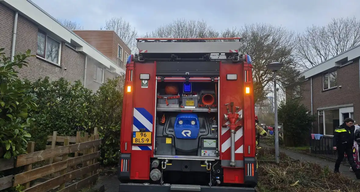 Brand in woonkamer leidt tot middelbrand - Foto 4