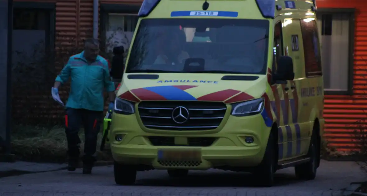 Traumahelikopter landt voor noodsituatie in ziekenhuis - Foto 8