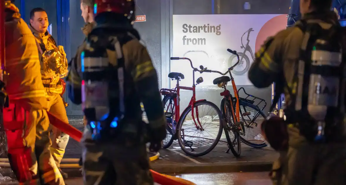 Brand in fietsenwinkel na vermoedelijke accu-ontbranding - Foto 2