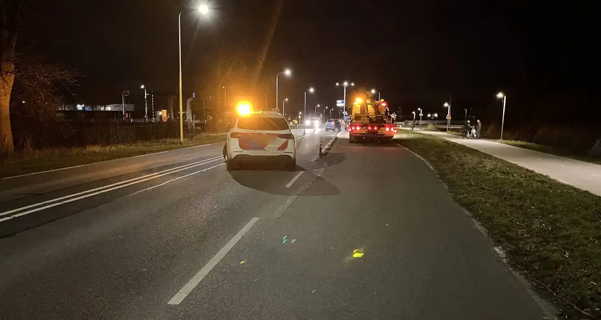Ongeval met twee voertuigen zorgt voor schade - Foto 6