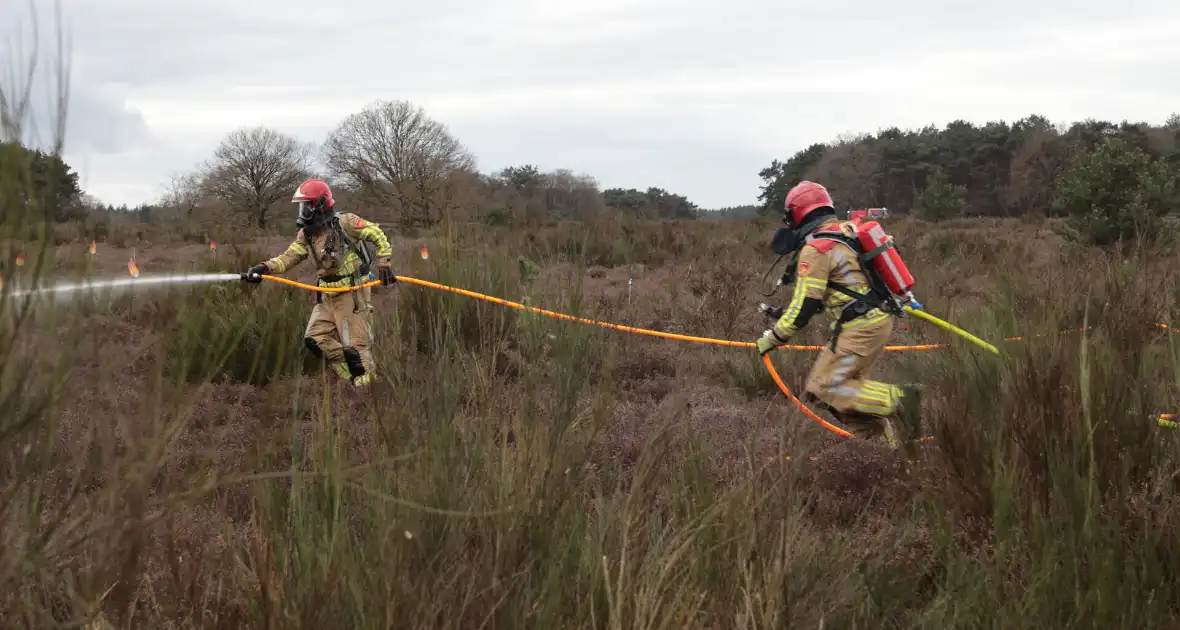 Brandweer houdt grootscheepse natuurbrand oefening - Foto 4