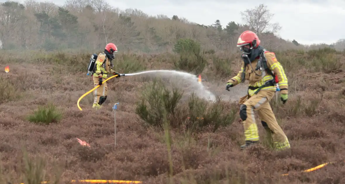 Brandweer houdt grootscheepse natuurbrand oefening - Foto 5