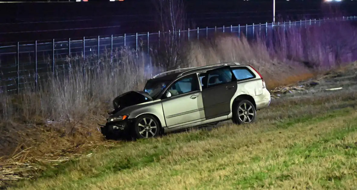 Bestuurder voortvluchtig na ongeval met pijlwagen - Foto 1