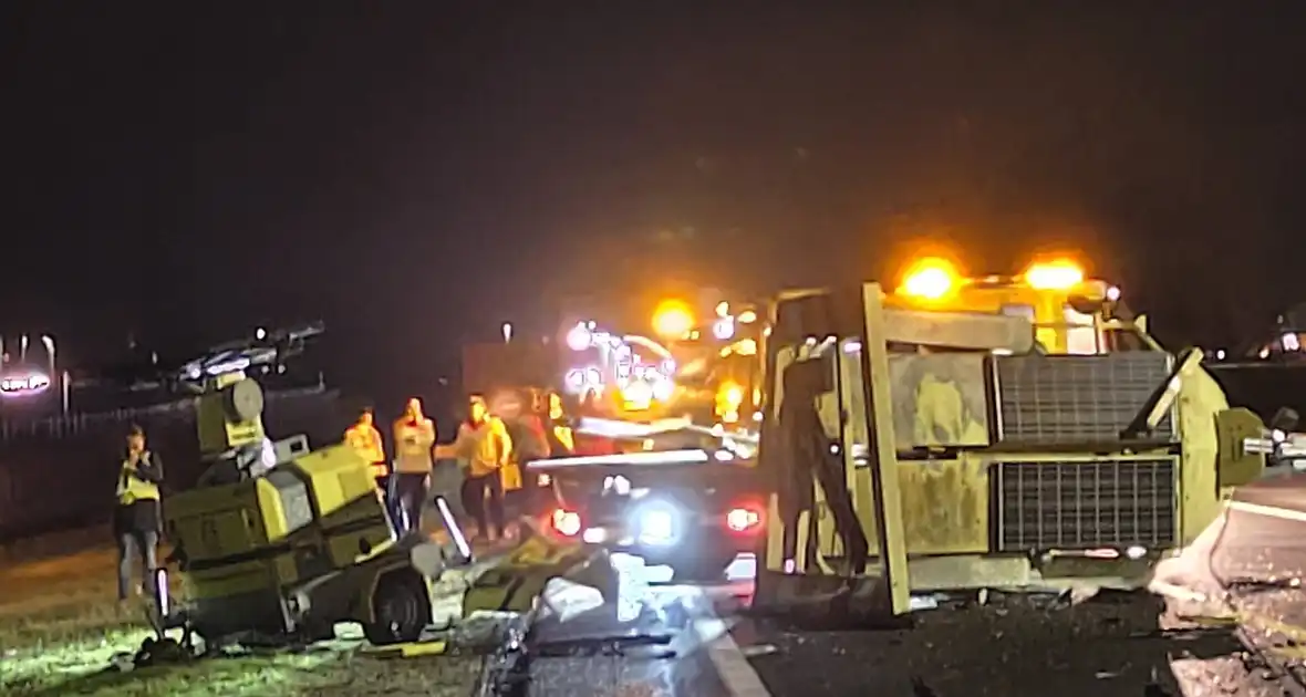 Bestuurder voortvluchtig na ongeval met pijlwagen - Foto 4