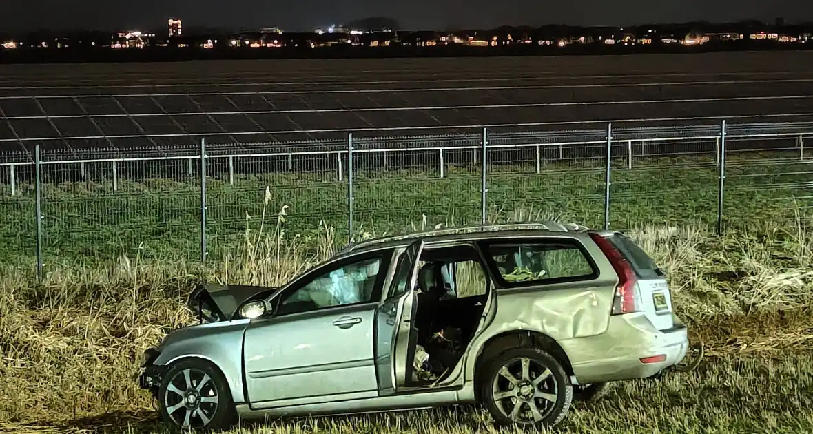 Bestuurder voortvluchtig na ongeval met pijlwagen - Foto 5