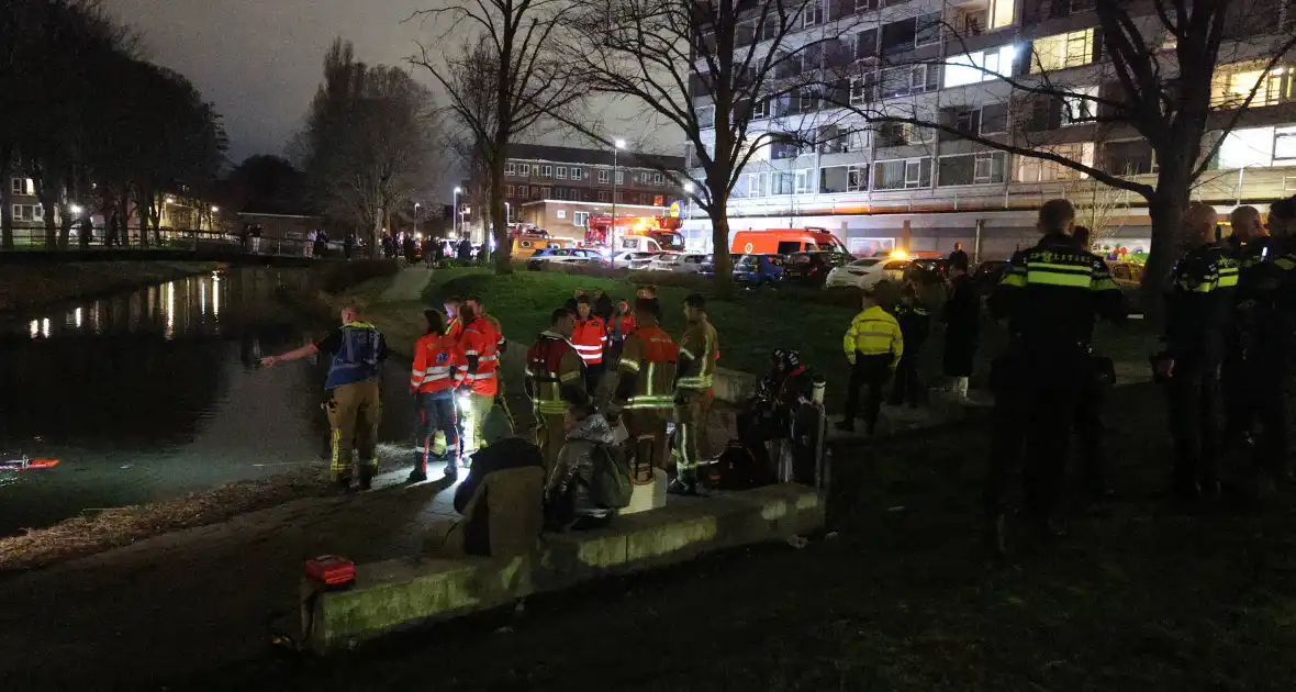 Persoon te water leidt tot grote hulpverlening - Foto 17