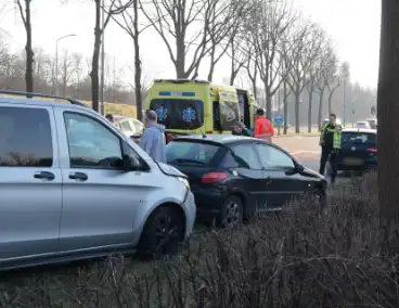 Drie voertuigen betrokken bij aanrijding met letsel