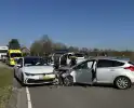Auto botst frontaal op lesauto