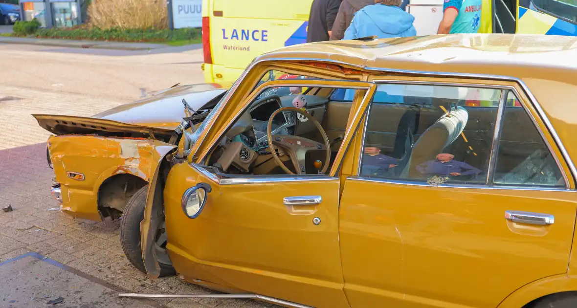 Oldtimer crasht na APK-keuring - Foto 2