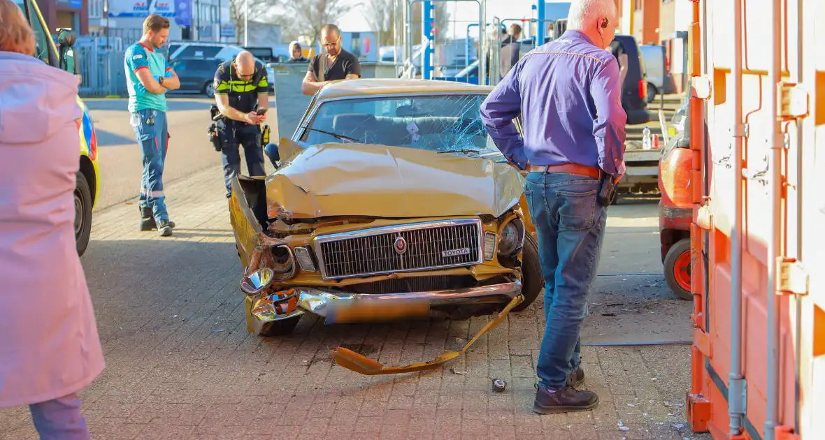 Oldtimer crasht na APK-keuring - Foto 3