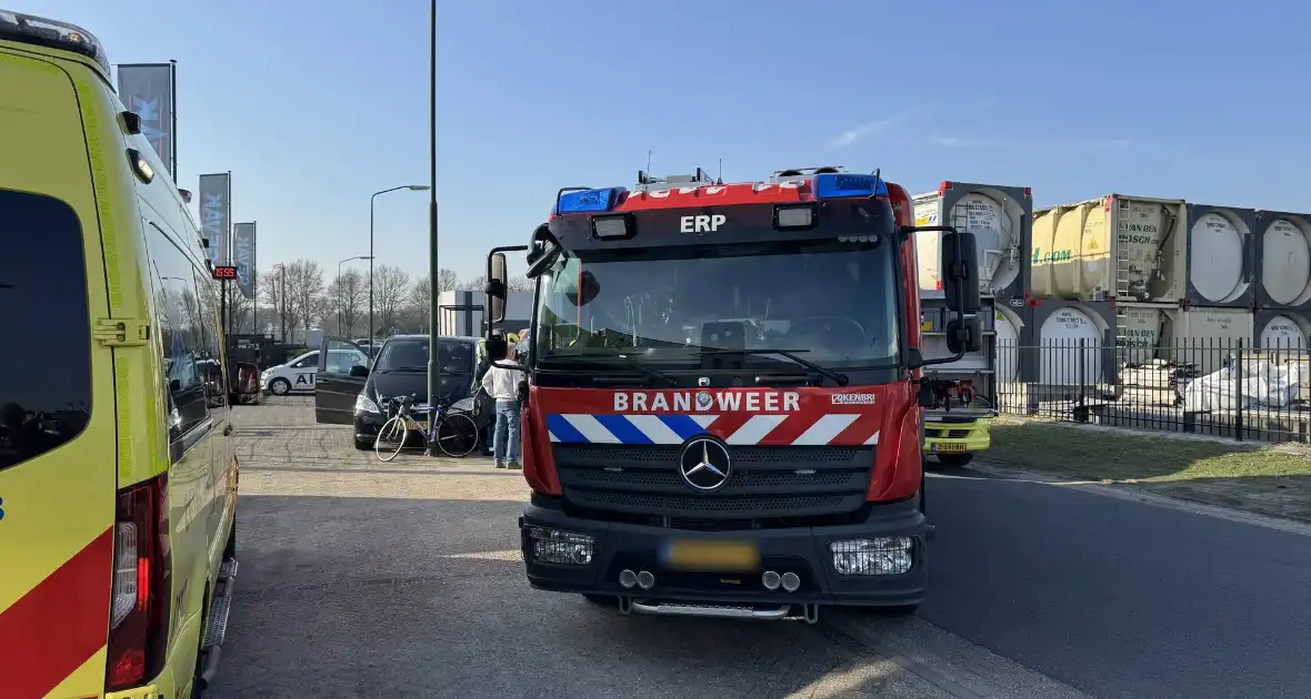 Man raakt gewond bij aanrijding met lantaarnpaal - Foto 2