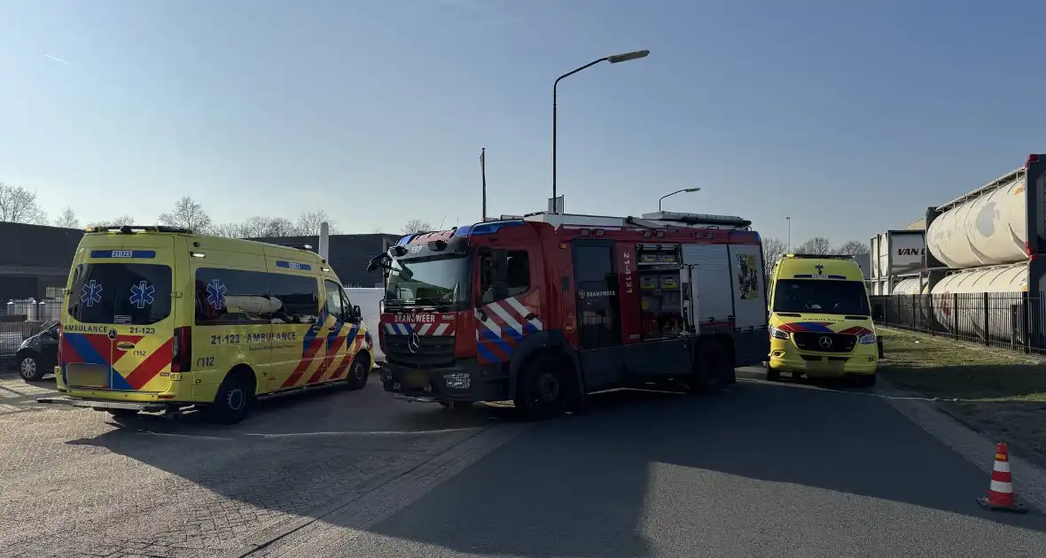Man raakt gewond bij aanrijding met lantaarnpaal - Foto 4