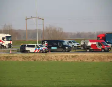Ongeval tussen busje en Range Rover veroorzaakt verkeerschaos
