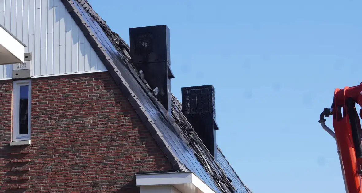 Middelbrand in woningen met zonnepanelen - Foto 1