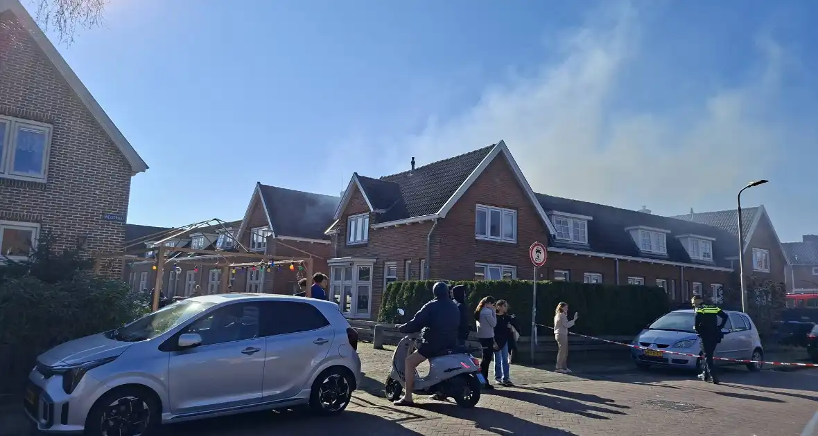 Brand in bijgebouw veroorzaakt snelle inzet brandweer