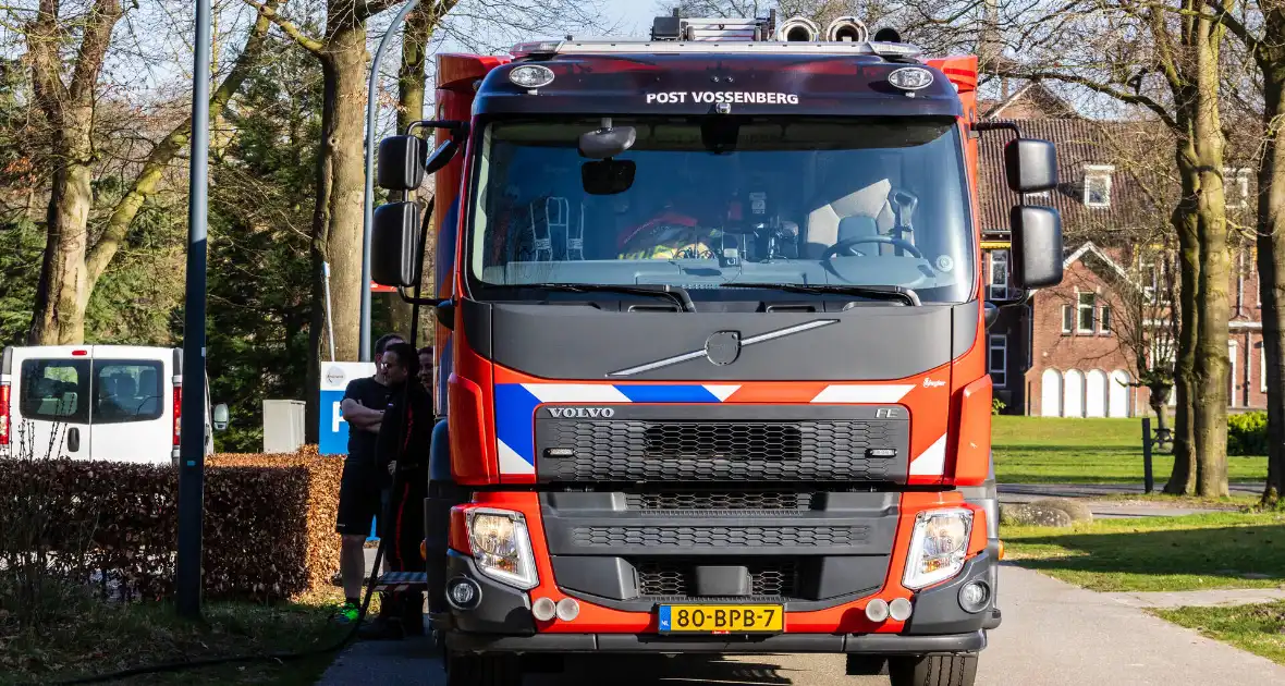 Buitenbrand geblust op terrein zorginstelling - Foto 1