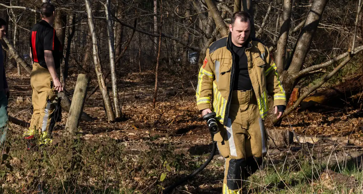 Buitenbrand geblust op terrein zorginstelling - Foto 3