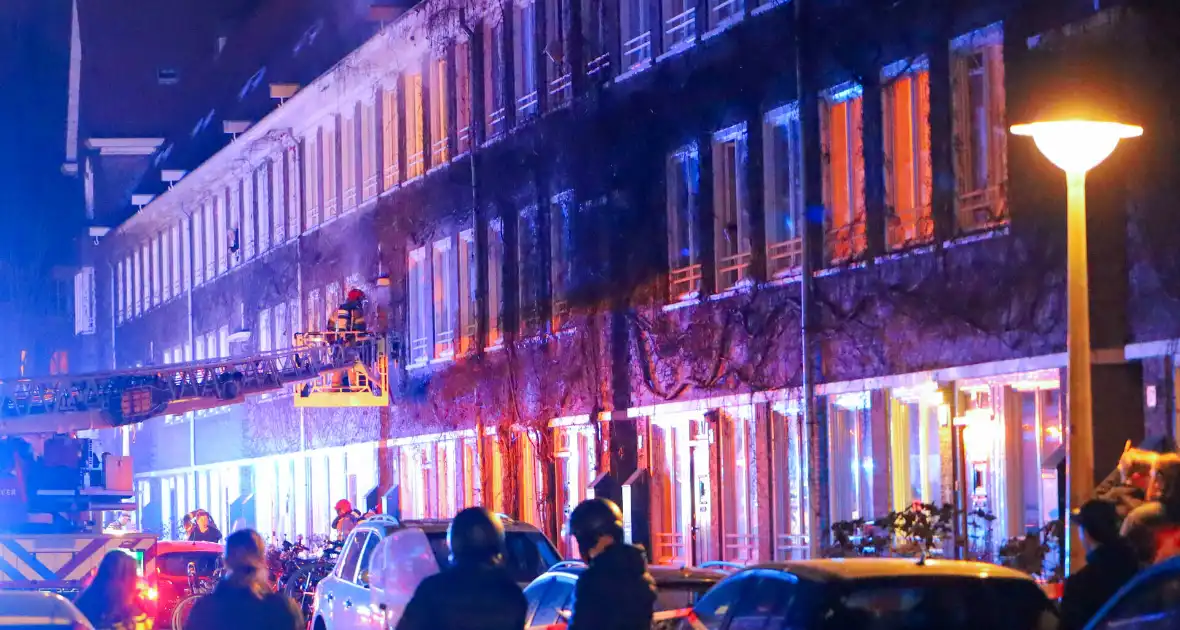 Explosie leidt tot woningbrand en evacuaties