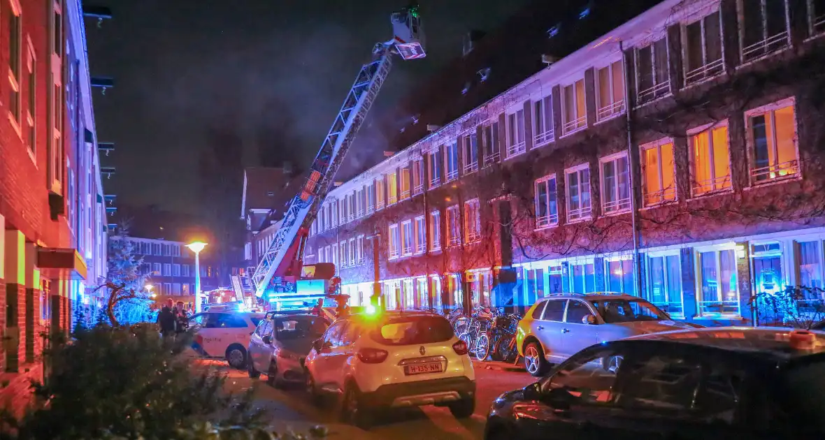 Explosie leidt tot woningbrand en evacuaties - Foto 1