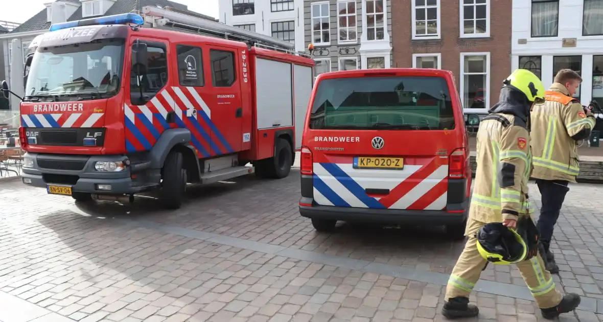 Oudere met hoogwerker uit beautysalon gehaald - Foto 3