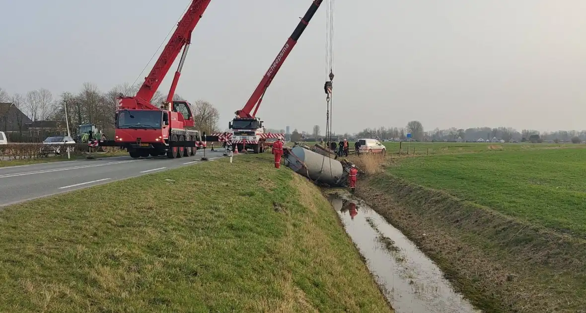 Eenzijdig ongeval met giertank op provinciale weg