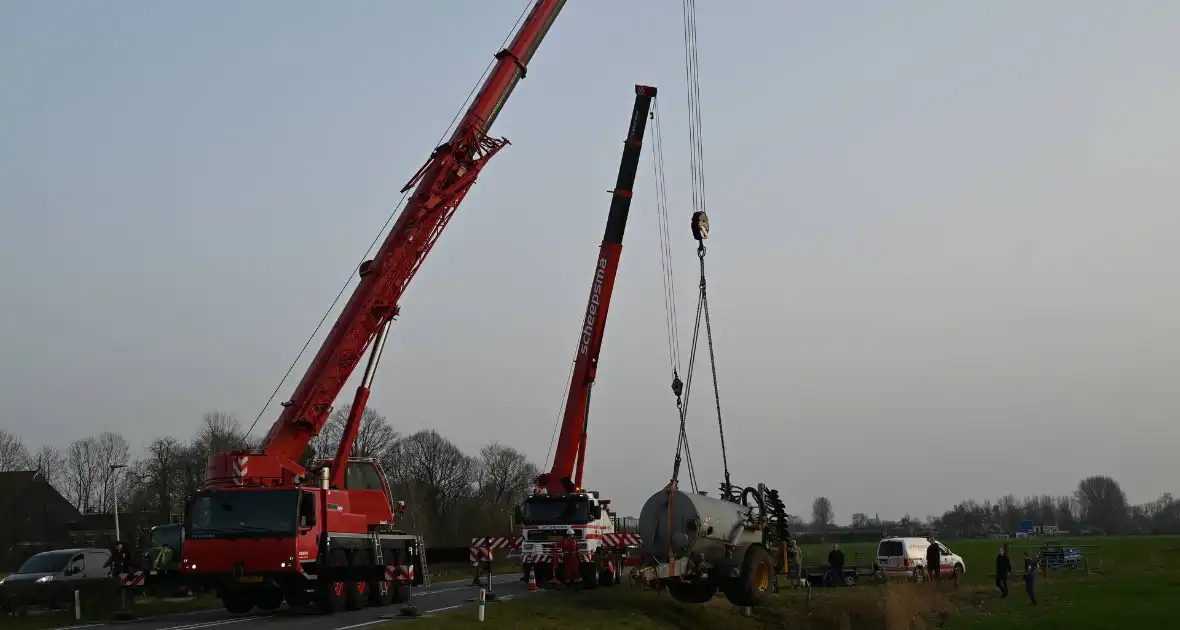 Eenzijdig ongeval met giertank op provinciale weg - Foto 11