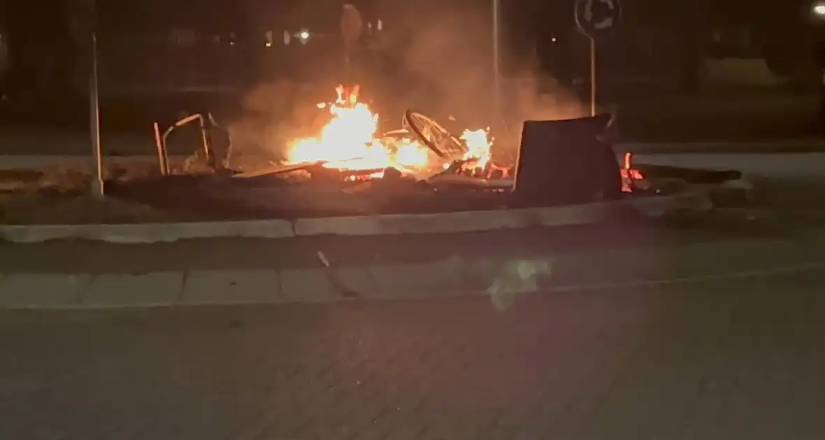 Brandstichting door jongeren zorgt voor overlast - Foto 3