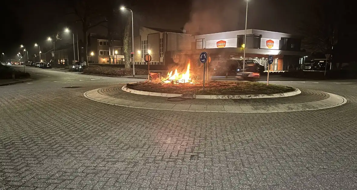 Brandstichting door jongeren zorgt voor overlast - Foto 4