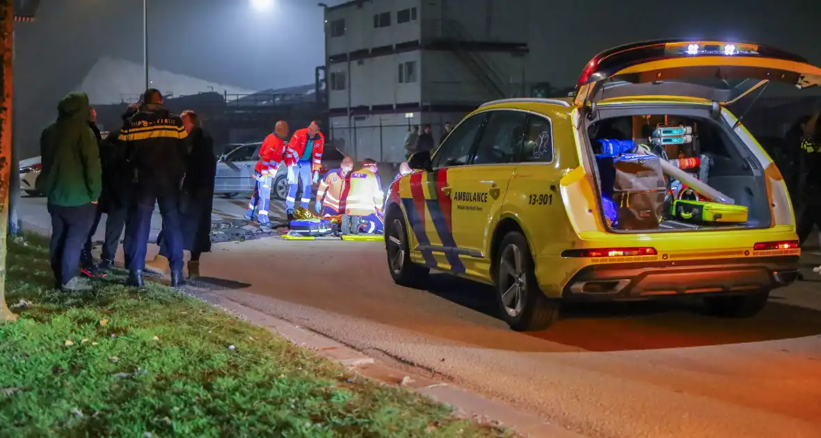 Motorrijder zwaargewond bij aanrijding in havengebied - Foto 1