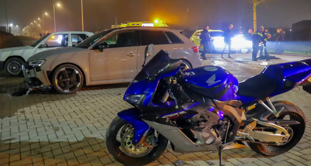 Motorrijder zwaargewond bij aanrijding in havengebied - Foto 4