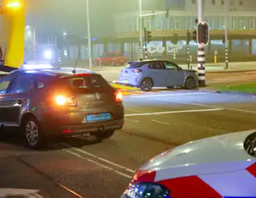 Aanrijding tussen taxi en personenauto met gewonde