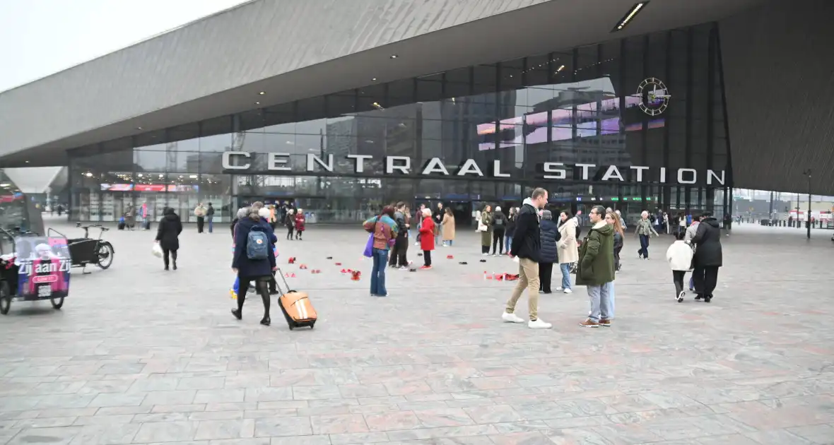 Rode hakken-demonstratie vraagt aandacht voor femicide - Foto 1