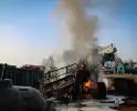 Hoogwerker in brand leidt tot grote rookontwikkeling