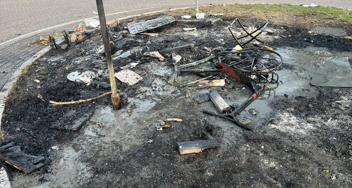 Vermoedelijke brandstichting leidt tot brandweeractie - Foto 1