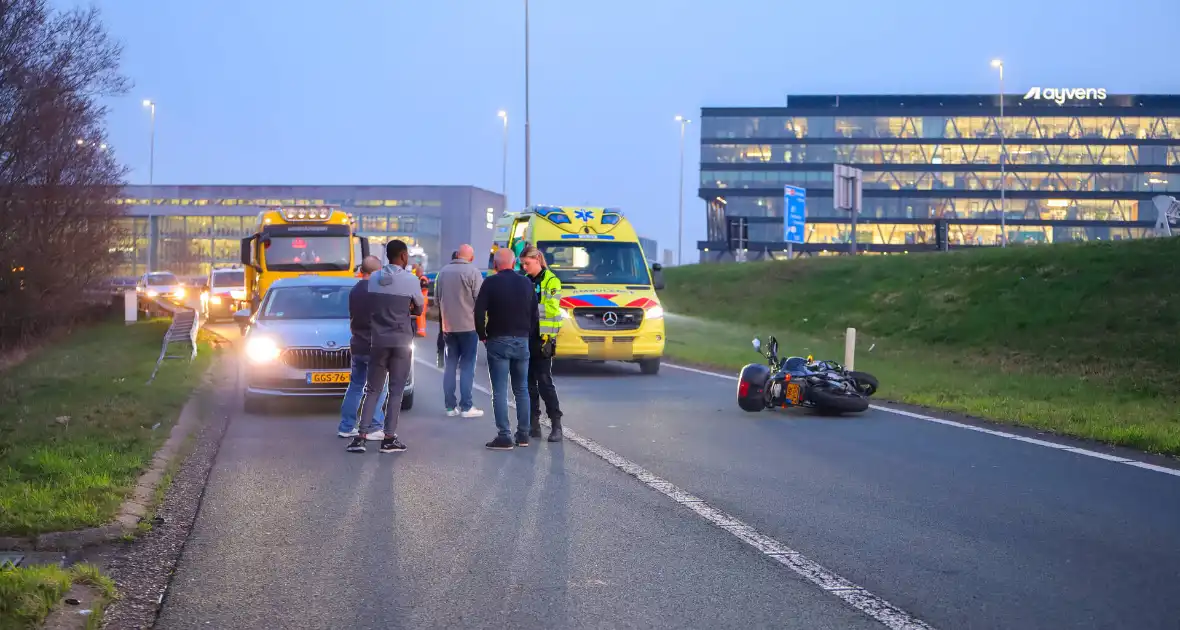 Motorrijdster gewond na ongeval op snelweg
